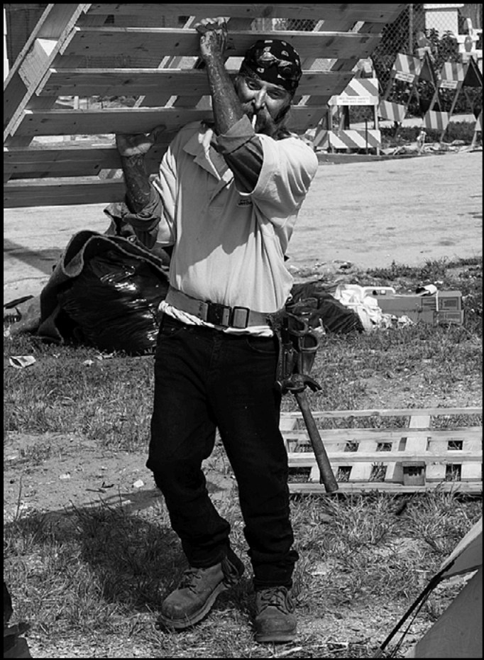 Workin’ Hard, 2006 Life in Umoja Village © Danny Hammontree