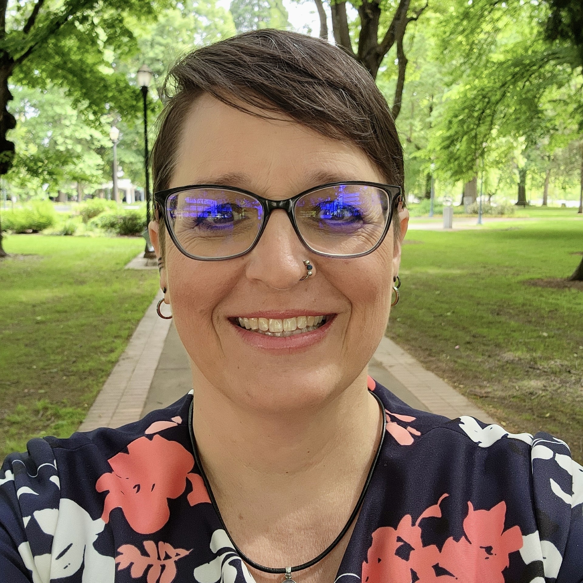 Erin Taylor headshot