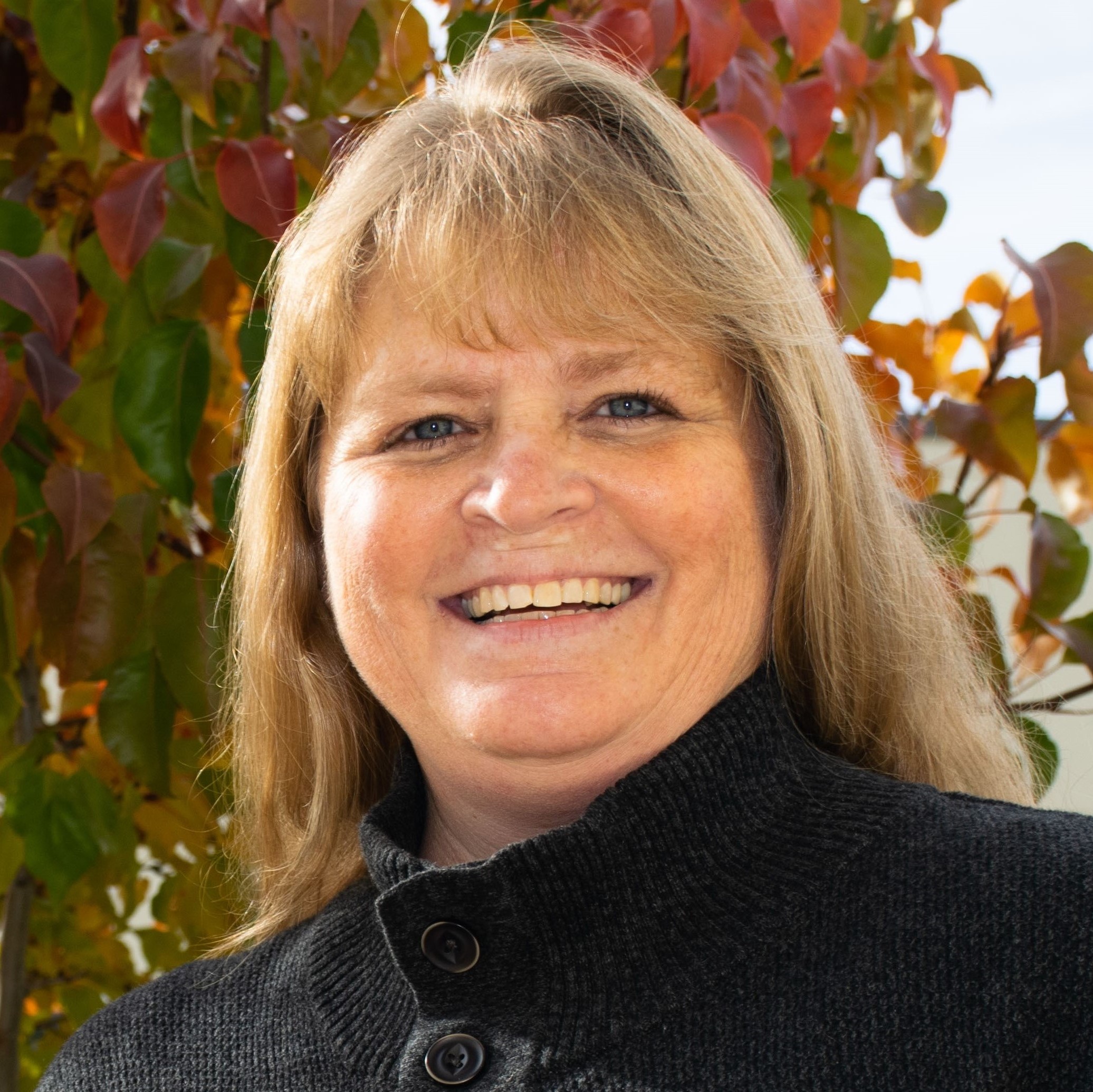 Lori Hodges Headshot